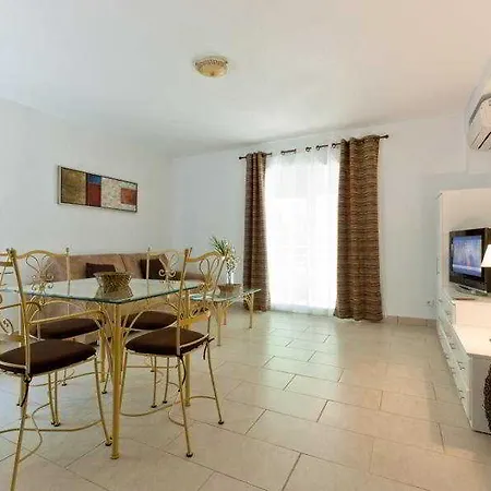 Vacanceole - Motas Hotel